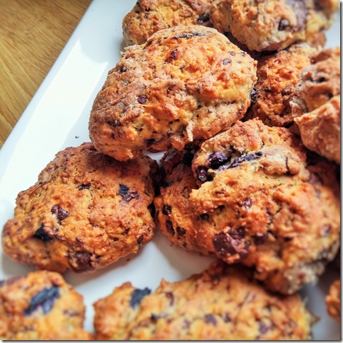 scones blueberries chocolat