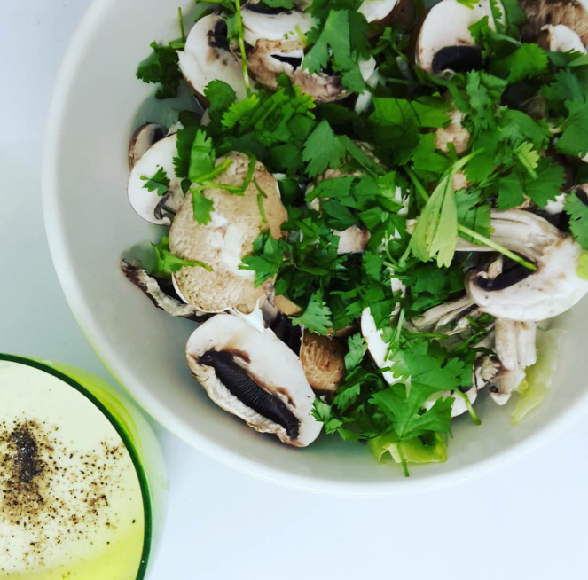 Emincé de champignons à la coriandre