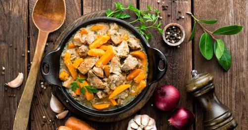 saute-de-porc-aux-carottes-vin-blanc