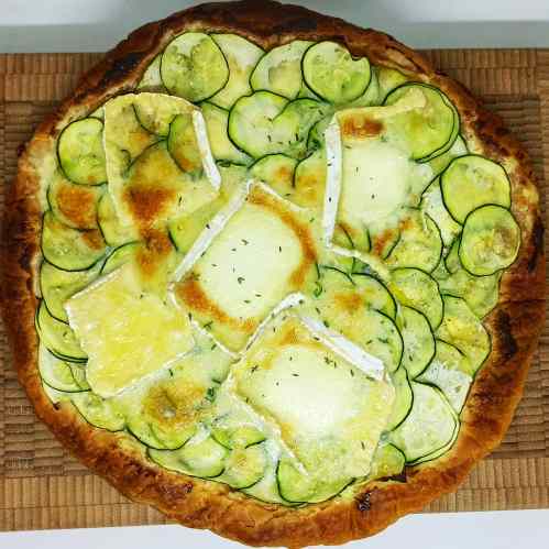 Tarte fine courgettes, chaource et thym